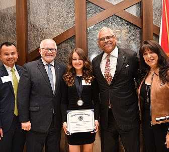 FIU Gold Scholars with Arnold Donald